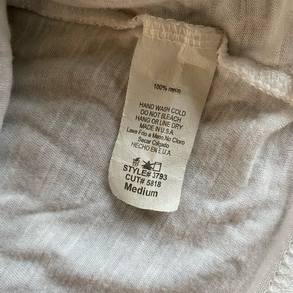 Women Medium(fits Small) 2 piece tank top. NWOT - Picture 6 of 6